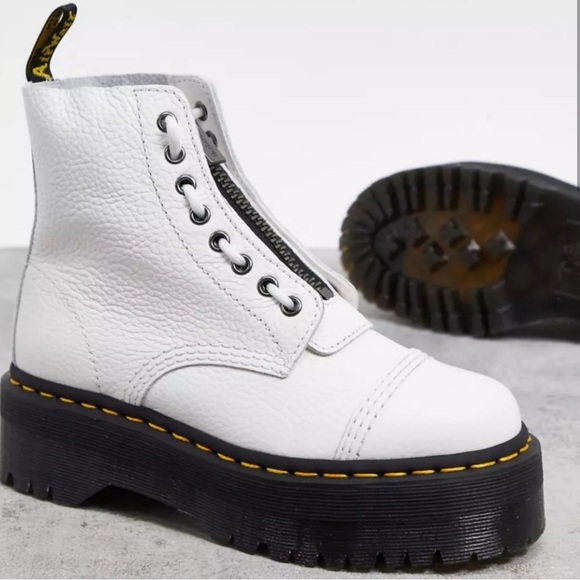 BNWB White Dr. Martens Sinclair Boots - Picture 5 of 14